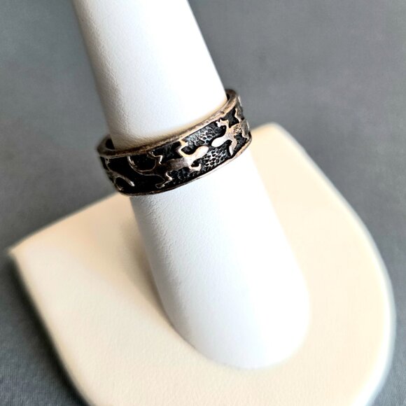 Sterling silver ring with lizards design. - Picture 1 of 8